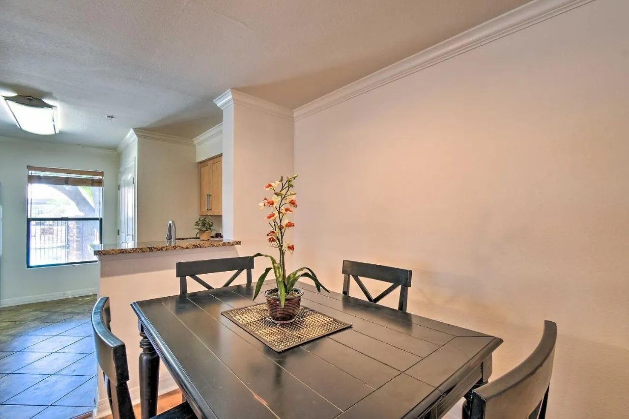 Phoenix Condo With 2 Pools Half Mi To Shops And Food!