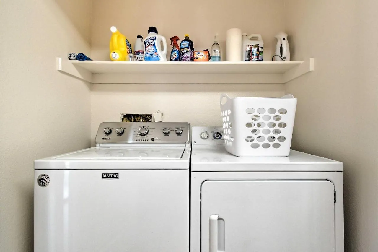 Phoenix Condo With 2 Pools Half Mi To Shops And Food! 0*,  ארצות הברית