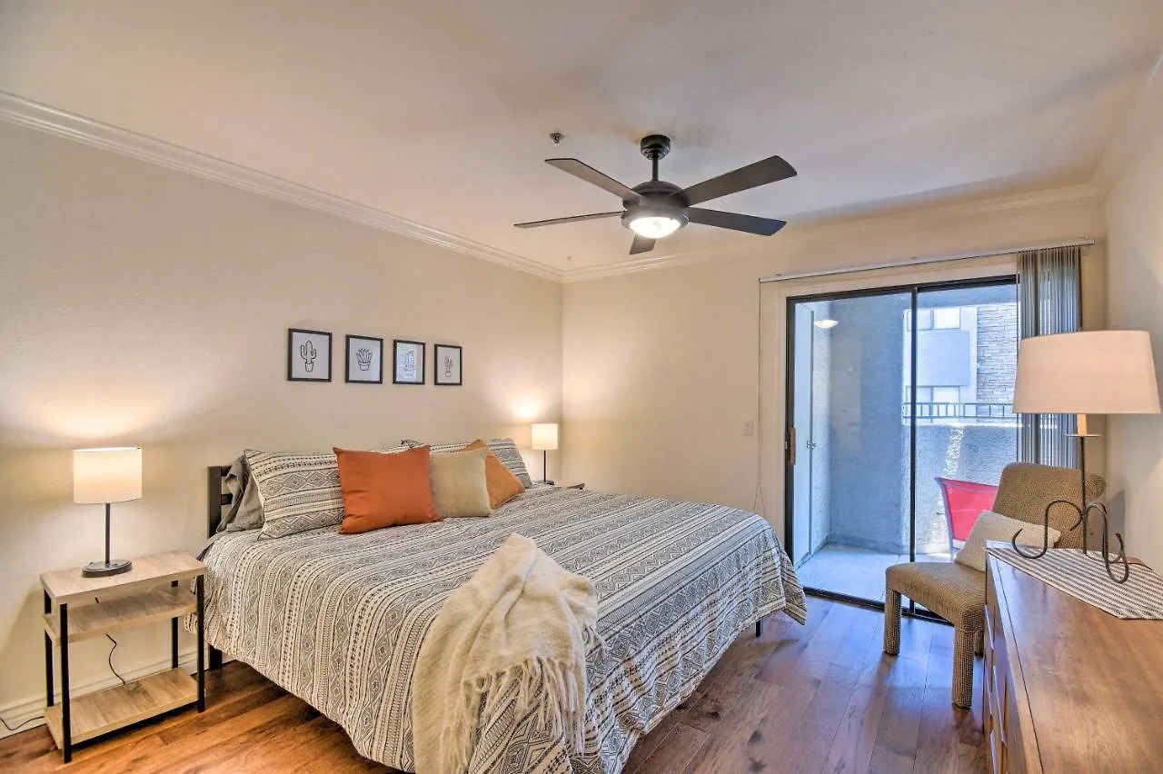 Phoenix Condo With 2 Pools Half Mi To Shops And Food! דירה