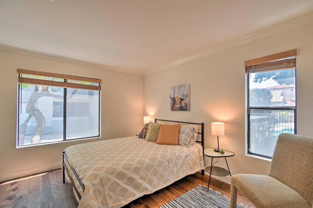 Phoenix Condo With 2 Pools Half Mi To Shops And Food! דירה